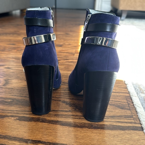 Calvin Klein purple high heeled boots - Picture 4 of 6
